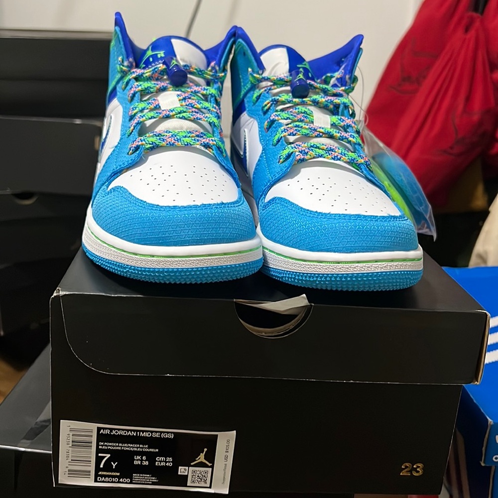 Air Jordan 1 mid